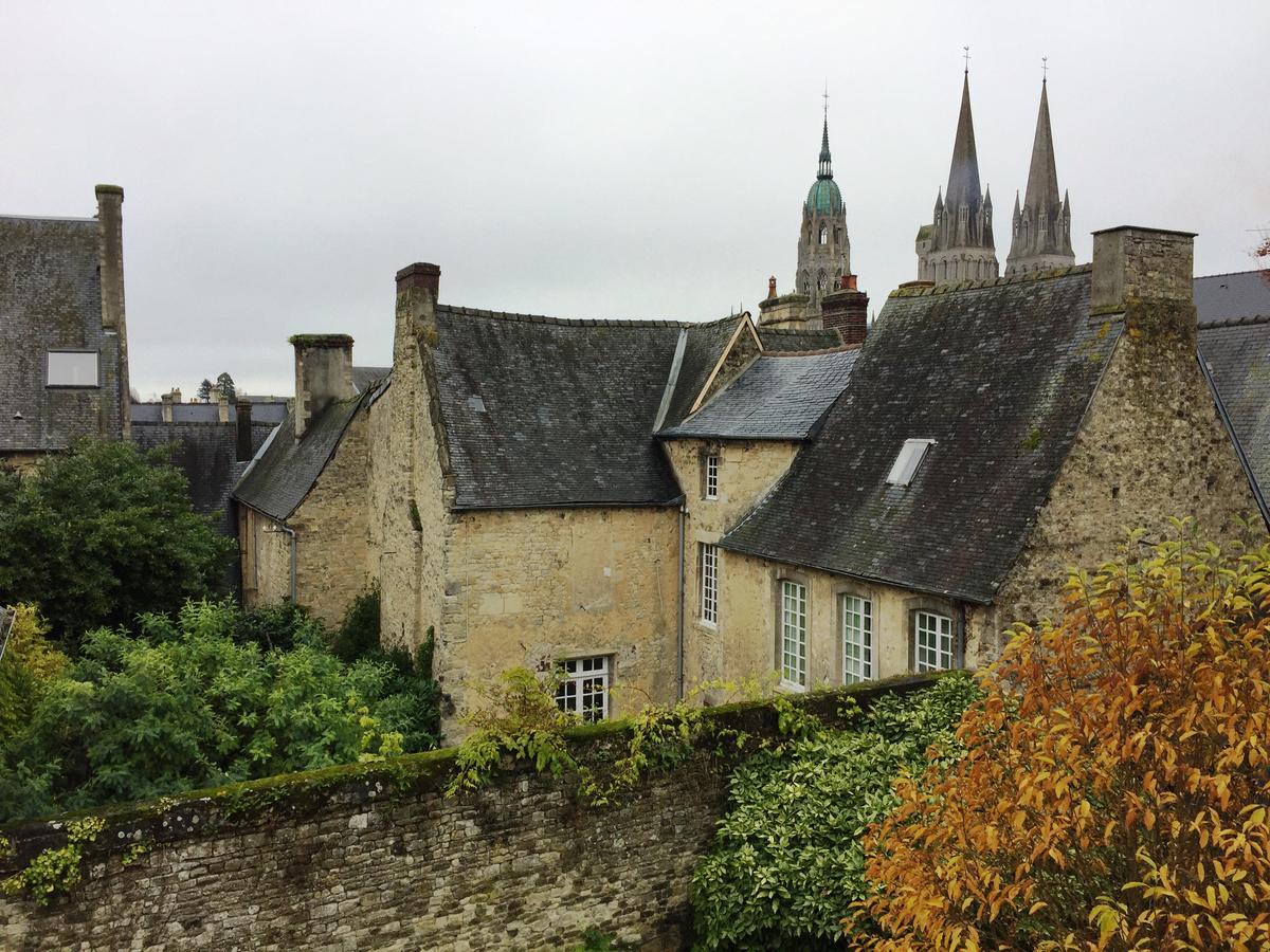 Le Drapeau Normand Apartamento Bayeux Exterior foto